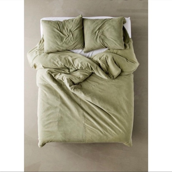 UO Faded Ribbed Jersey Comforter - Picture 2 of 3